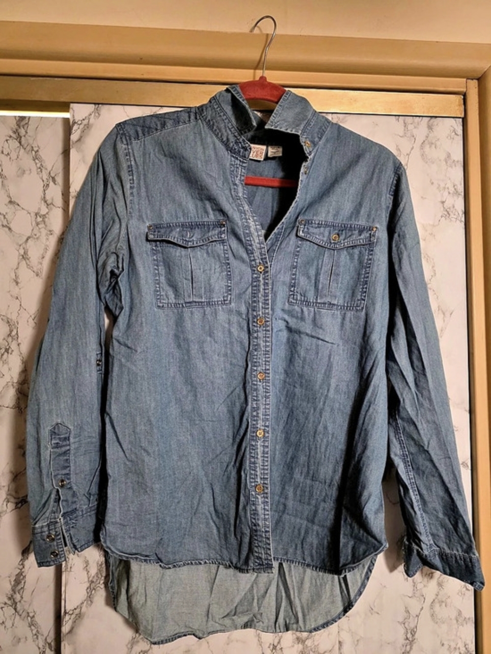 Canyon River Blues Chambray Button Down Shirt Size Medium